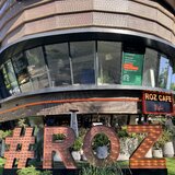 Roz Cafe Bistro Pipera angajeaza personal vase/curatenie